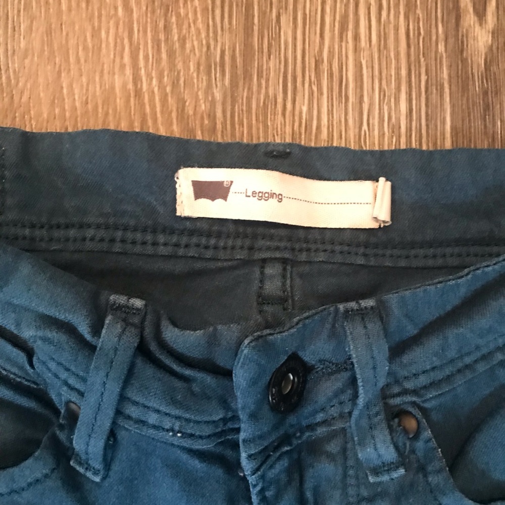 Levi’s Jeans - Picture 2 of 3